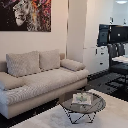 Modernes Augustin Balkon, Kostenlosem Parkplatz Und Blick Ins Gruene ريمباخ